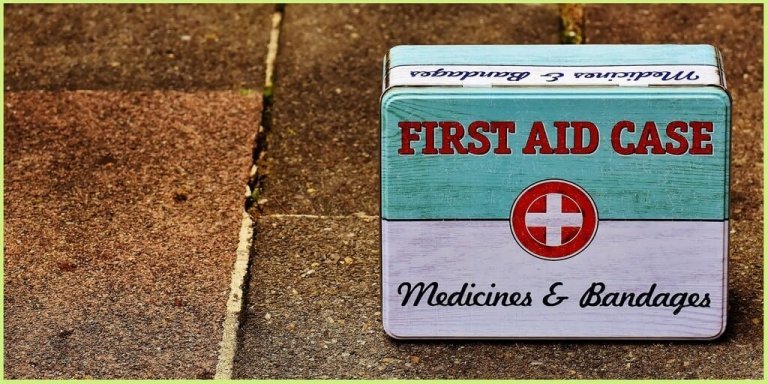 What to Pack in a First Aid Travel Kit