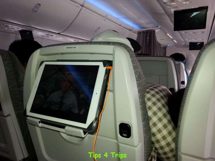 The SilkAir interior of a flight from Phuket to Singapore