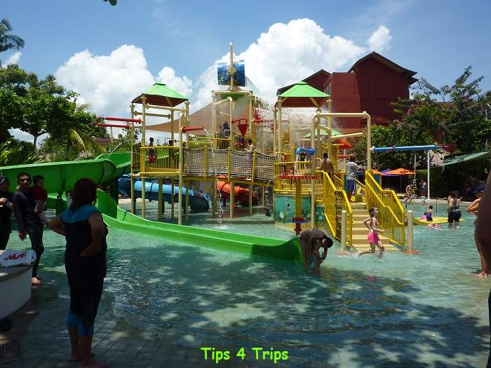 the kids splash zone with mini water slides, tipping buckets and spray fountains